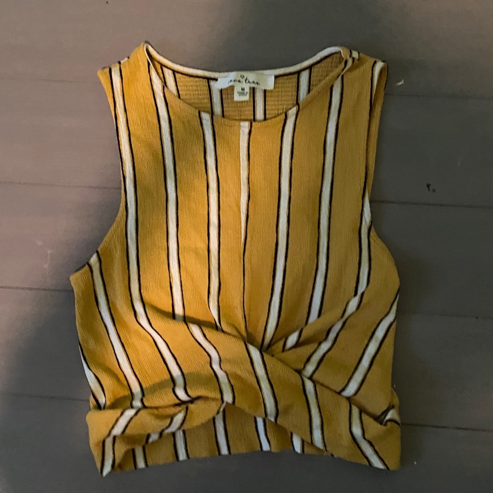 CUTE CROP TOP